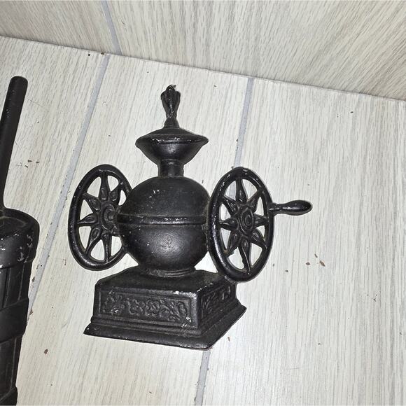 Vintage Set Of 3 Sexton Black Cast Iron Miniature Wall Decor Rustic Butter Churn - Picture 3 of 7